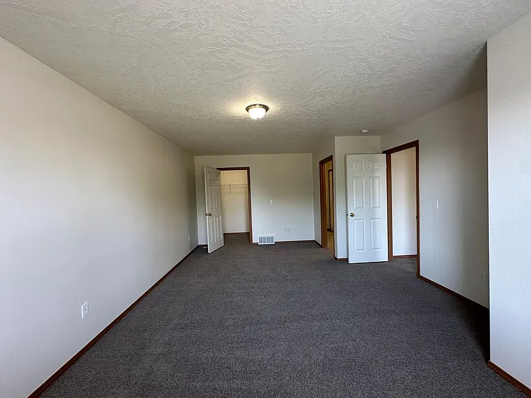 419 N Arbutus Ave — Photo 8