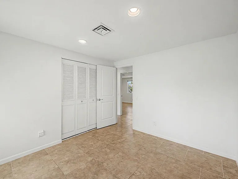 2104 N Comanche Dr — Photo 26