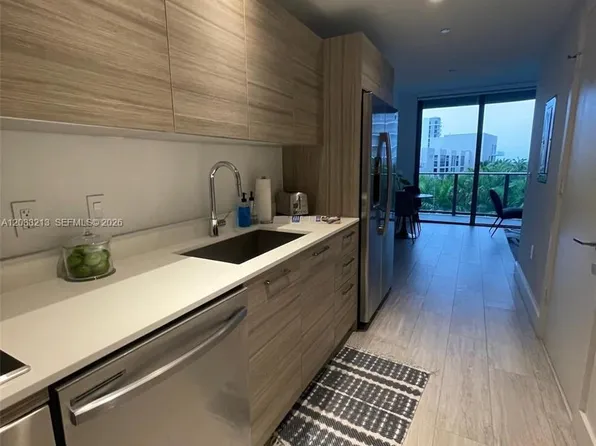 121 NE 34th St, Miami, FL