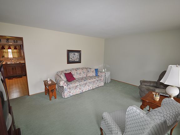 2nd image of 2035 Shirley Dr