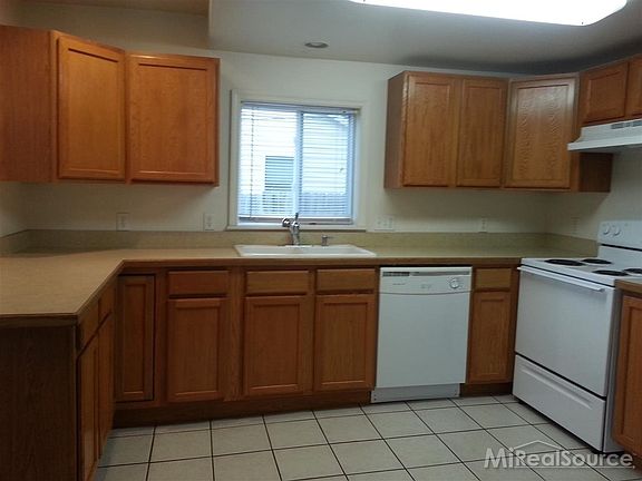 3rd image of 5969 Anglers Dr
