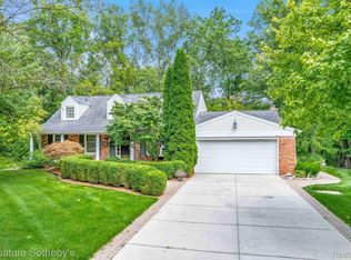 32724 Friar Tuck Ln, Beverly Hills, MI