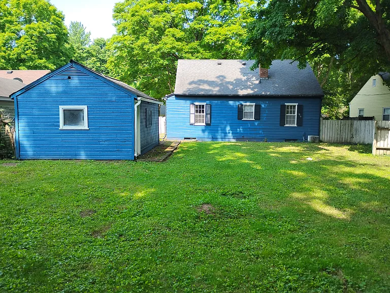 4325 N Olney St — Photo 44