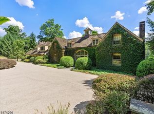 30 Peachcroft Dr, Bernardsville, NJ 07924