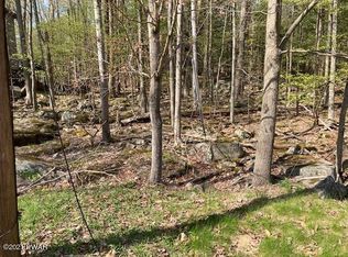 60 Chestnuthill Dr, Lake Ariel, PA 18436