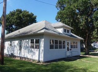 605 9th St, Corning, IA 50841