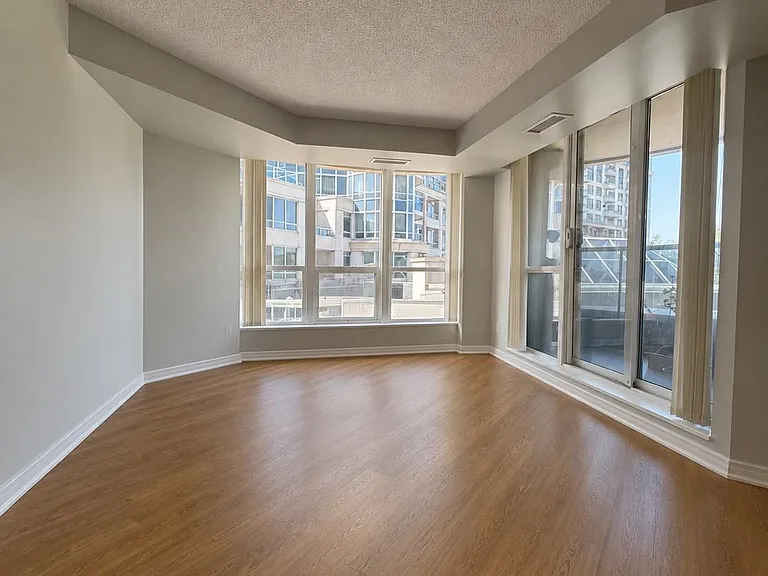 33 Cox Blvd #337 — Photo 3