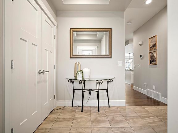 4th image of 53 Ainsley Way