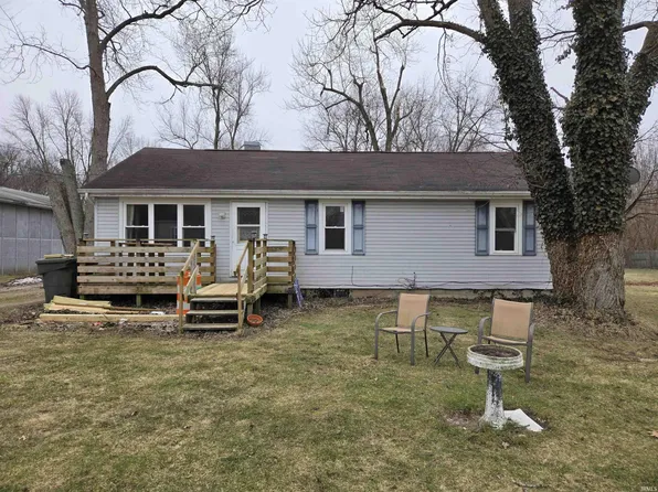 11644 3rd St, Osceola, IN 46561