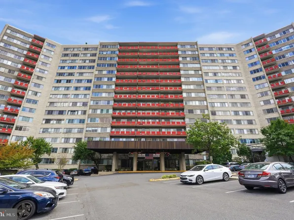 5340 Holmes Run Pkwy Unit 704, Alexandria, VA 22304