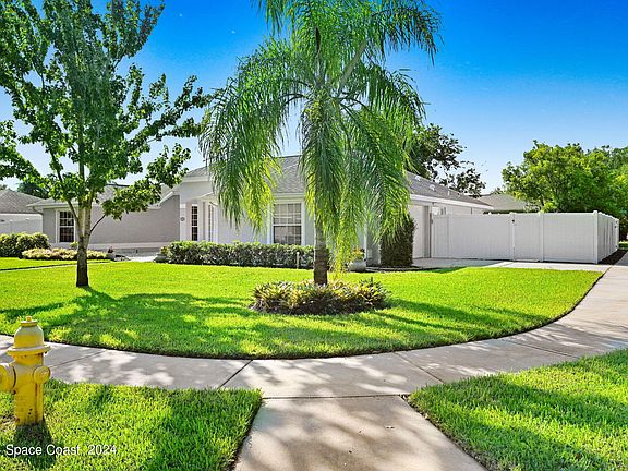 3rd image of 2525 Katherine Ct