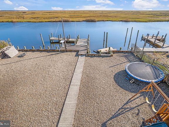 4th image of 322 Dock Rd