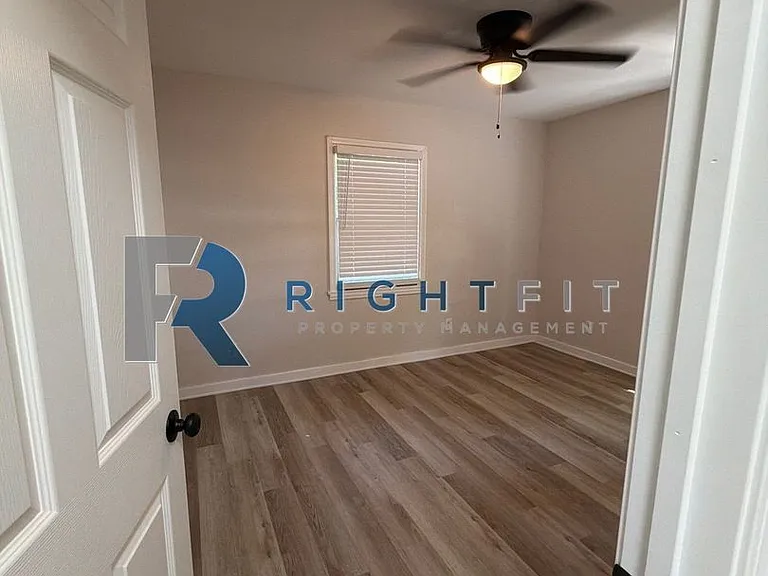 3114 Anthony Dr — Photo 2
