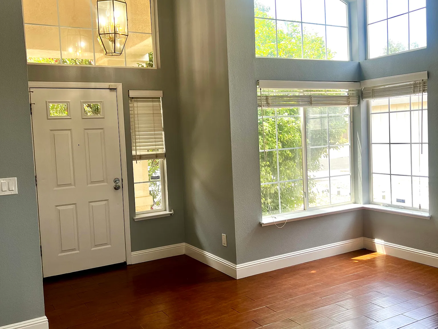 3 bed, 1762 sqft, $3,500 — Photo 2