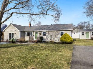 8 Iroquois St, Teaticket, MA 02536