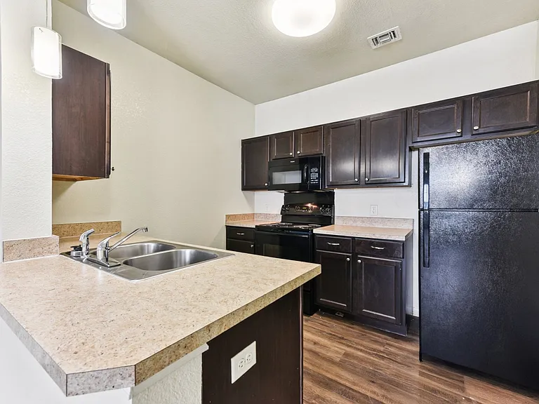 Heights on Parmer Apartments — Photo 24