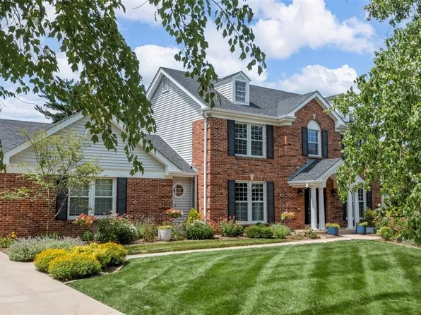 13 Windsor Ln, Ballwin, MO 63011