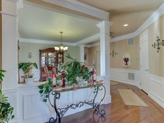 2nd image of 51 Chalfont Ln