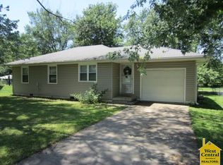 3004 Westlake Dr, Sedalia, MO 65301
