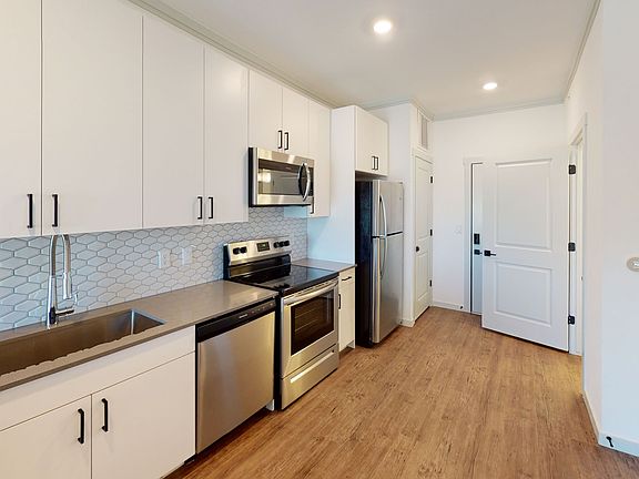 3rd image of 3360 Esker Cir #17-103