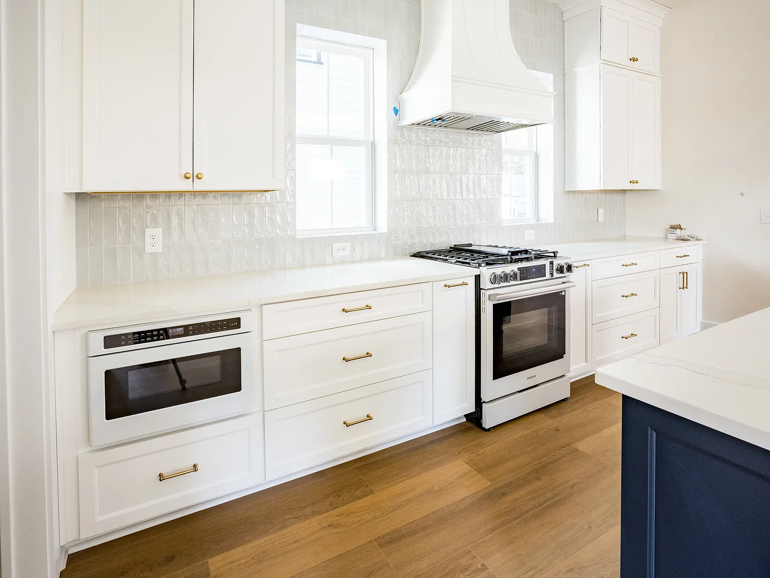 4 bed, 3.5 bath, 2377 sqft, $6,995 — Photo 4