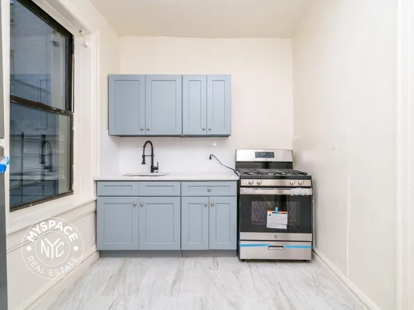 879 Lenox Road image 2 of 13