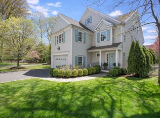 10 Woodbine St, Norwalk, CT 06853