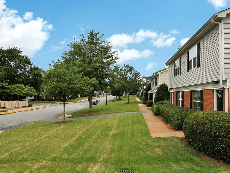 Villas at Lakewood Apartment Homes — Photo 5