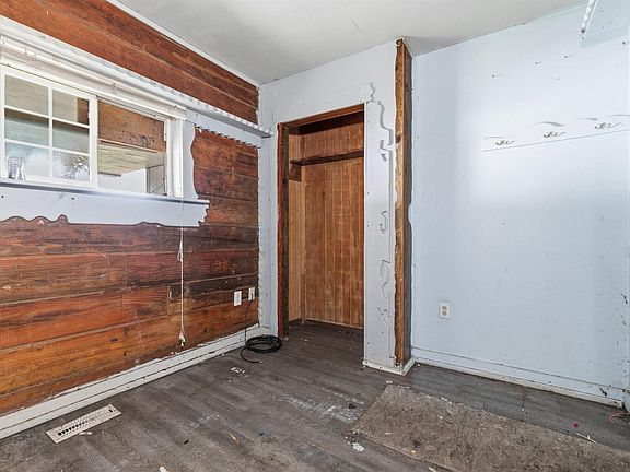 4th image of 1513 E Cromer Ave