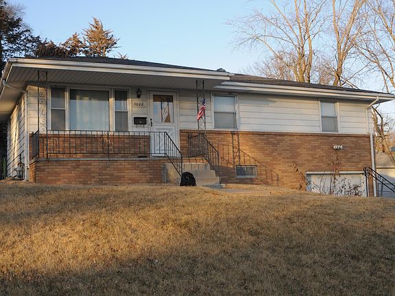 3rd image of 3008 Evelyn St