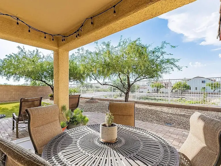 10561 E Willow Shade Pl — Photo 33