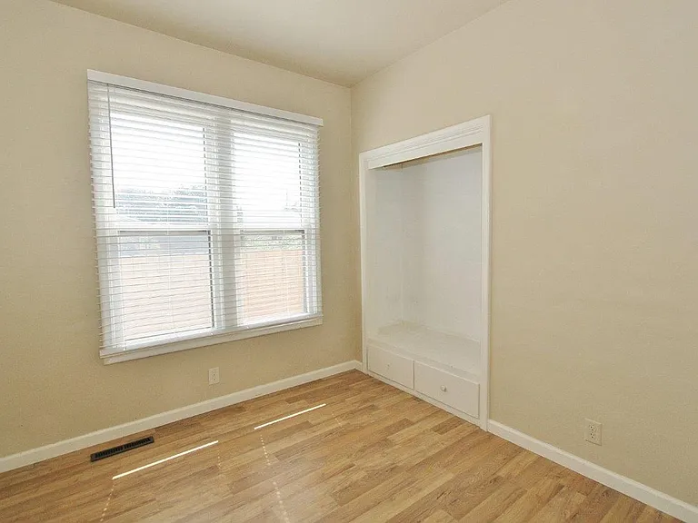 1502 Ellis Ave — Photo 16