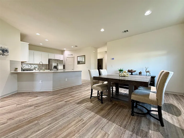 160 Filifera Ct — Photo 12