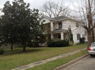 600 E Gonzales St, Yoakum, TX 77995