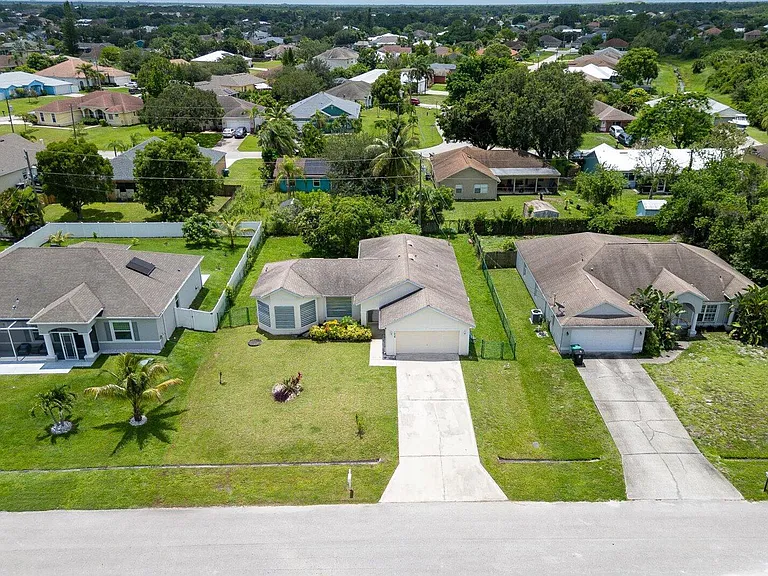 1058 SW Locke Ave — Photo 45