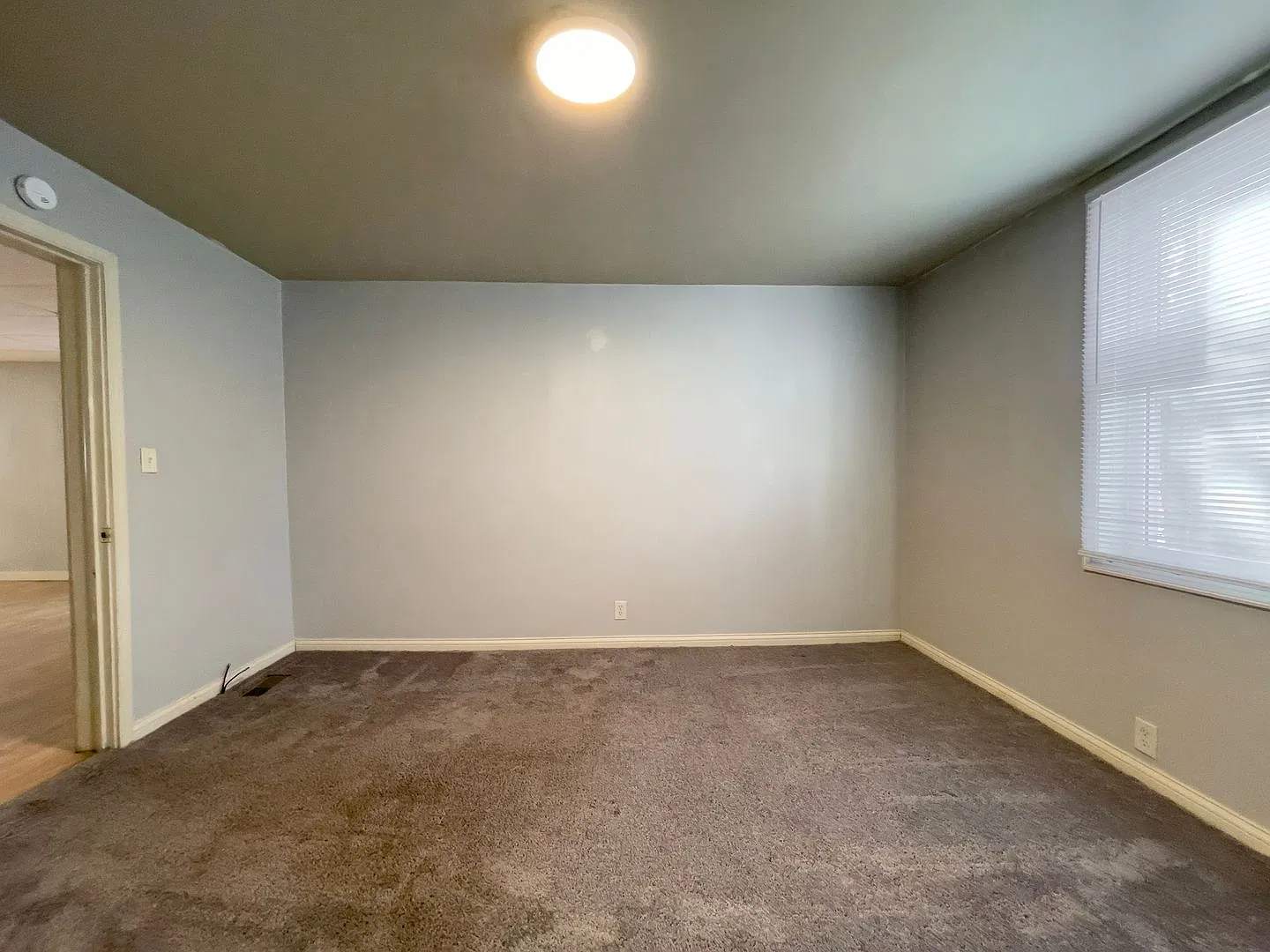 204 N Dill St — Photo 3