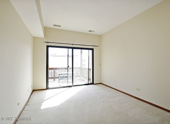 5th image of 907 W Belle Plaine Ave #3
