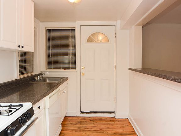 3rd image of 727 W Barry Ave #G