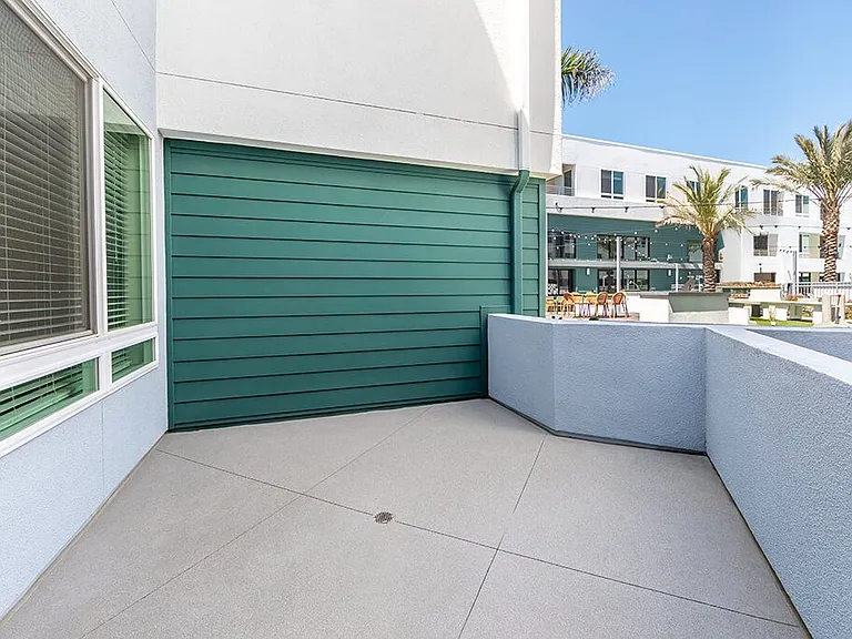 Bowen Apartments — Photo 41