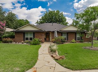 325 Los Santos Dr, Garland, TX 75043