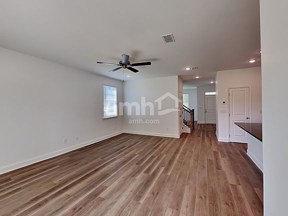 5th image of 35 Pecan Dr