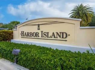 6272 NW 38th Dr, Coral Springs, FL 33067