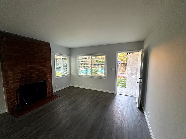 1112 S Atlantic Blvd #J — Photo 29