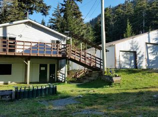 8045 Beach Rd, Haines, AK 99827