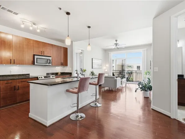 711 Cosmopolitan Dr #326, Atlanta, GA 30324
