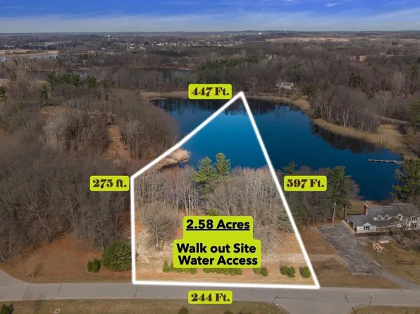 1220 Shephards Ln, Oxford, MI 48371