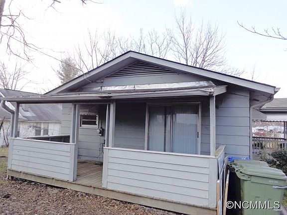 2nd image of 637 Ashe St