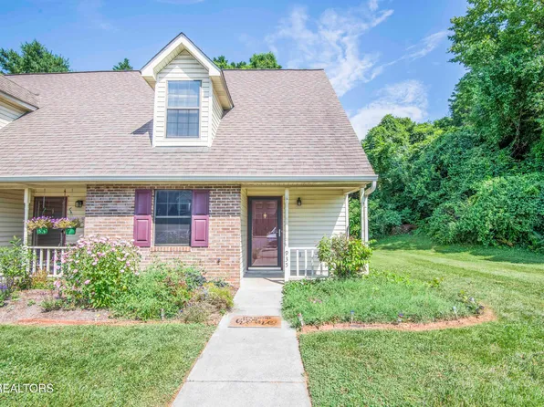 935 Chip Cove Ln, Knoxville, TN 37938