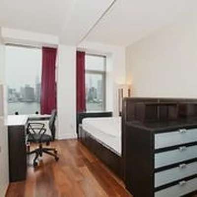 Rented by G. Laurie Cooper | media 39