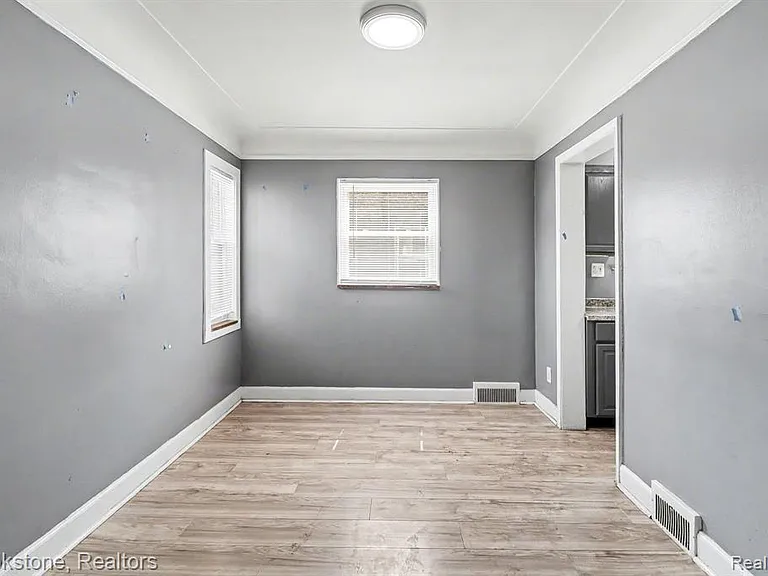 16605 Freeland St — Photo 11